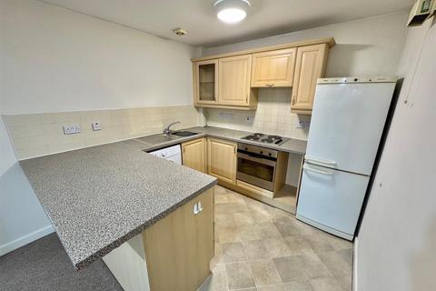 2 bedroom apartment to rent, Keats Mews, Brooklands, M23 9SG