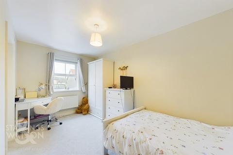 3 bedroom townhouse for sale, Salvia Close, Wymondham