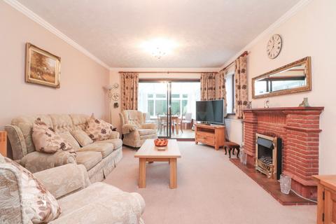 3 bedroom detached bungalow for sale, Clifford Close, Glascote