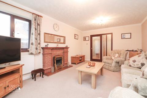 3 bedroom detached bungalow for sale, Clifford Close, Glascote