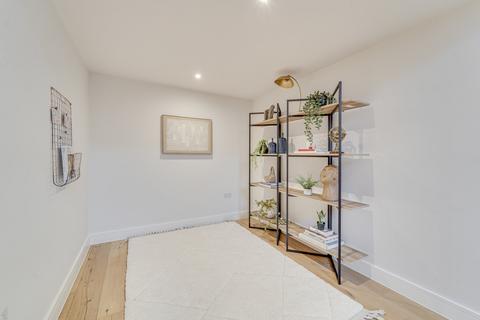 2 bedroom apartment for sale, Essex Road, Islington, London, N1