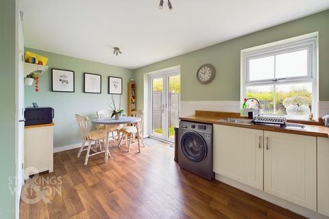 3 bedroom semi-detached house for sale, Framingham Crescent, Poringland, Norwich