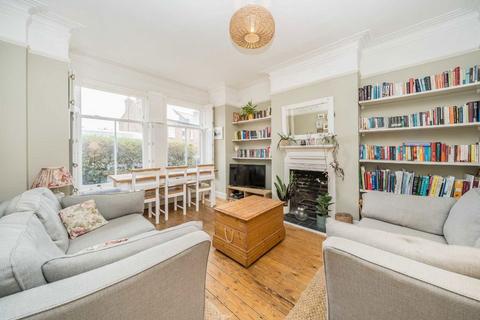 2 bedroom maisonette for sale, Glenfield Road, London SW12