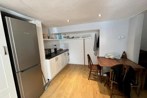 2 bedroom terraced house to rent, Argie Road