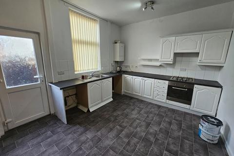 3 bedroom terraced house to rent, Rosehill Street, Heywood, OL10 3DA