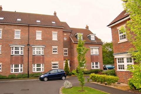 2 bedroom apartment to rent, De Soissons Close, Welwyn Garden City AL8