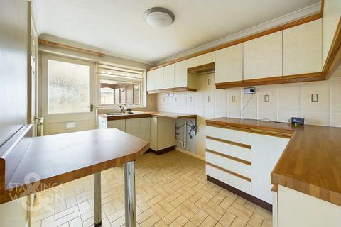 3 bedroom chalet for sale, Church View Close, Sprowston, Norwich