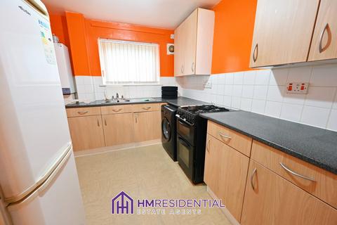 2 bedroom end of terrace house to rent, Somerset Place, Rye Hill NE4