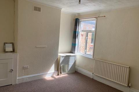 4 bedroom maisonette to rent, Butler Road, Harrow