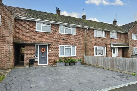 3 bedroom terraced house for sale, Barrington Road, Watchfield