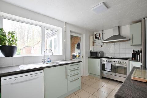 3 bedroom terraced house for sale, Barrington Road, Watchfield