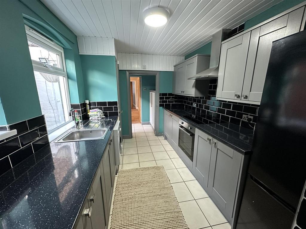 Fitted kitchen