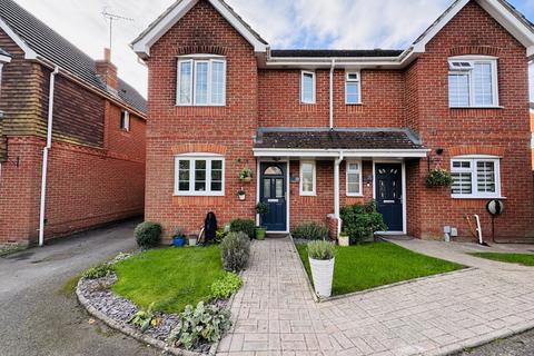 3 bedroom semi-detached house for sale, Basingstoke RG24