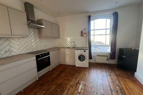 1 bedroom apartment to rent, Pier Street, Ventnor