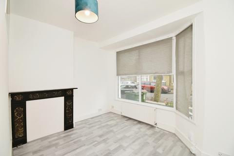 1 bedroom flat to rent, Becket Avenue