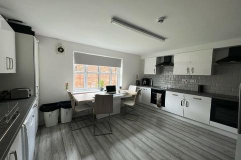 6 bedroom house share to rent, Denison Court, Nottingham