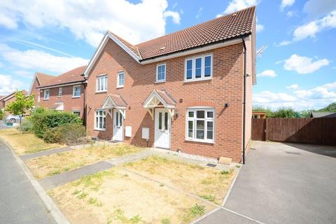 3 bedroom semi-detached house to rent, Oatlands Chase, Shinfield