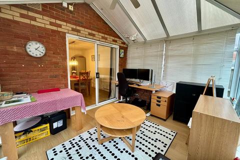 1 Flinters Close, Wootton, Northampton, NN4 6BH