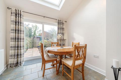 7c Anscomb Way, Woodford Halse, Daventry, NN11 3SR