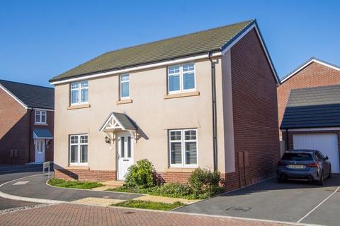 4 bedroom detached house for sale, Flat Holm Close, Sully