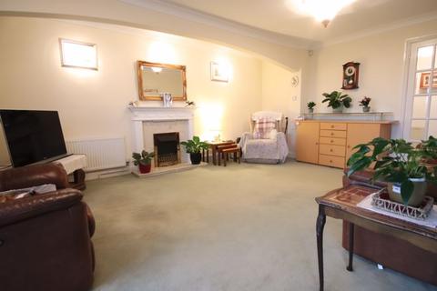 6 Langdon Close, St Margarets At Cliffe, Dover, CT15 6JP