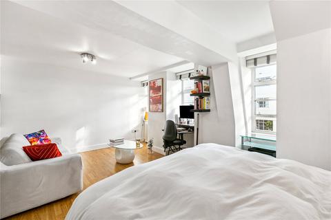 Studio to rent, Nell Gwynn House, Chelsea SW3