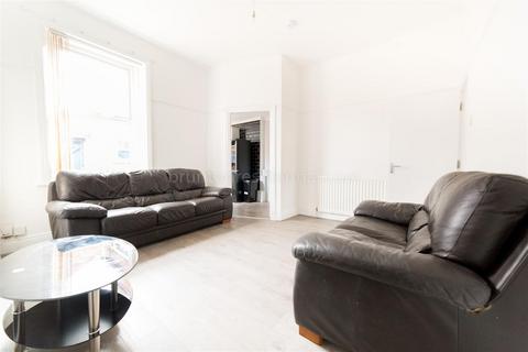 4 bedroom terraced house to rent, £90pppw - Cardigan Terrace, Heaton NE6