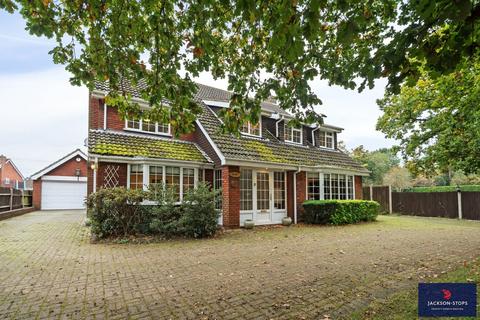 5 bedroom detached house for sale, Church Road, Westoning, Bedfordshire, MK45