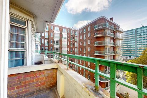 3 bedroom apartment to rent, Gloucester Place, London NW1