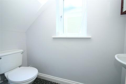 2 bedroom end of terrace house to rent, Baildon Wood Court, Shipley BD17