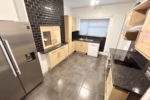 4 bedroom semi-detached house for sale, Park Avenue, Llandudno