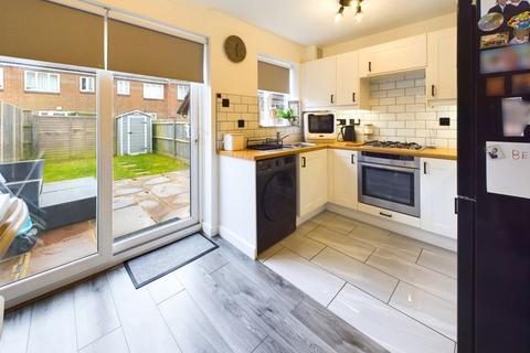 3 bedroom end of terrace house for sale, MONTAGUE DRIVE, CATERHAM ON THE HILL