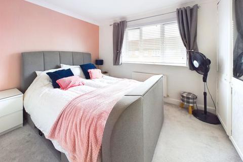 8 Montague Drive, Caterham, CR3 5BY