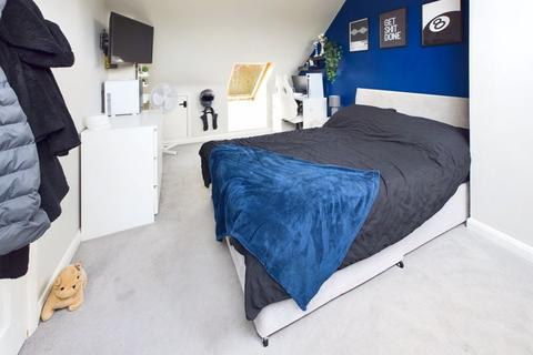 8 Montague Drive, Caterham, CR3 5BY