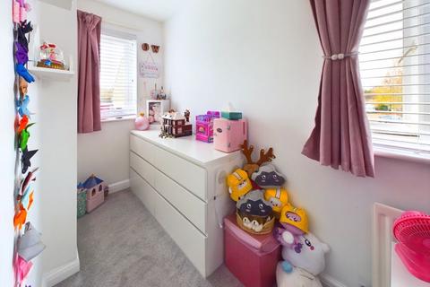 8 Montague Drive, Caterham, CR3 5BY