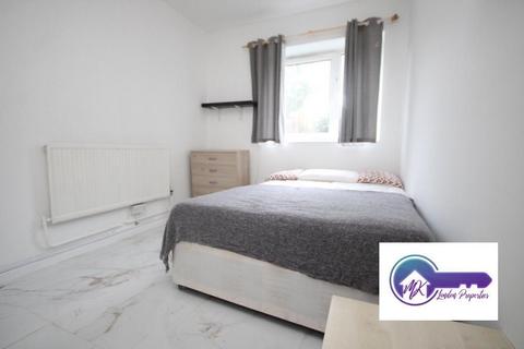 2 bedroom flat to rent, London N16