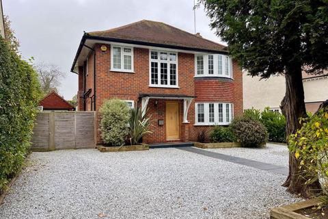 3 bedroom detached house for sale, Red Lane, Claygate