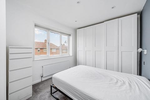 31 Westcott Crescent, London, W7 1PL