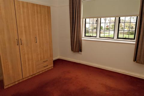 2 bedroom flat to rent, Shepherds Way | Cirencester | GL7 2EX