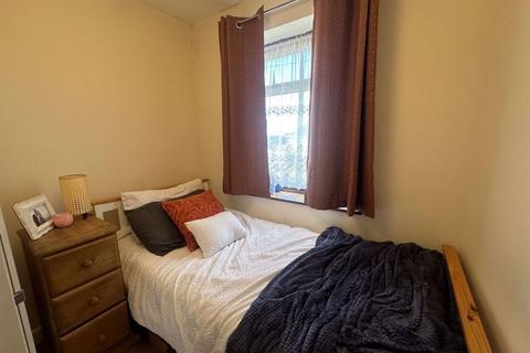 1 bedroom property to rent, Peel Way, Uxbridge, UB8