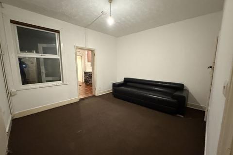 4 bedroom terraced house to rent, Inwood Road, Hounslow, TW3