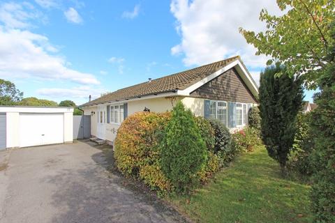 3 bedroom detached bungalow to rent, Elizabeth Crescent, Hordle