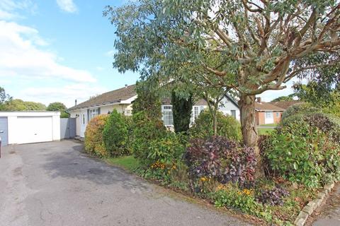 3 bedroom detached bungalow to rent, Elizabeth Crescent, Hordle