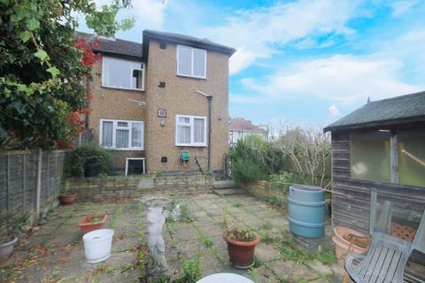 2 bedroom property for sale, Braund Avenue, Greenford