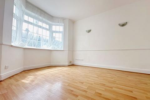 2 bedroom apartment to rent, Warrington Road, Croydon