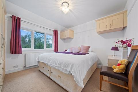 8 Lime Close, Carshalton, SM5 2AH