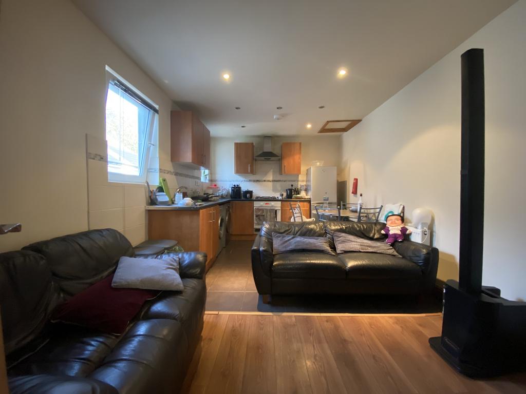 Lounge Kitchen