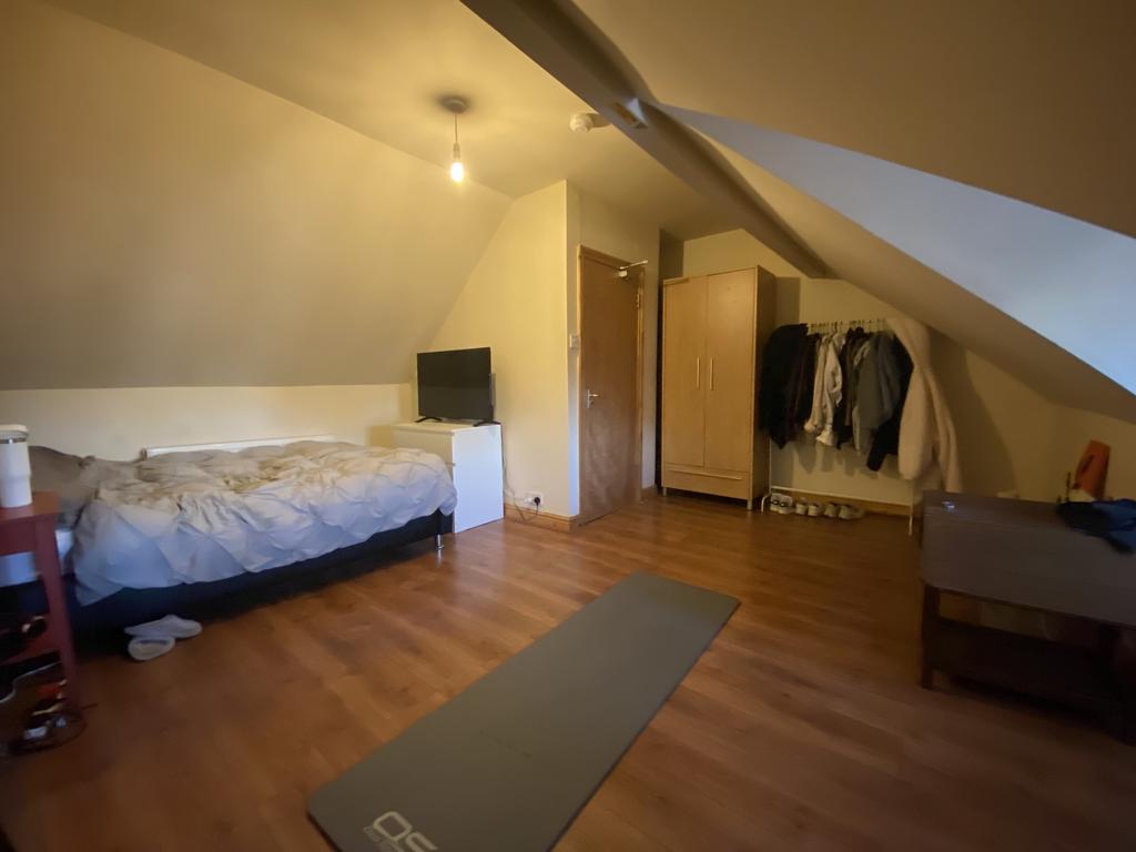 Bedroom 4b