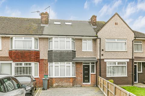 4 bedroom terraced house to rent, Catherine Gardens, Hounslow, TW3