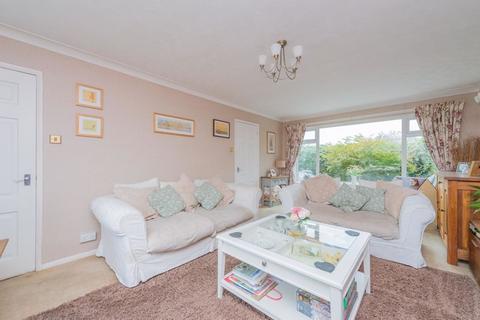 3 bedroom detached house for sale, Hafod Close, Llanymynech